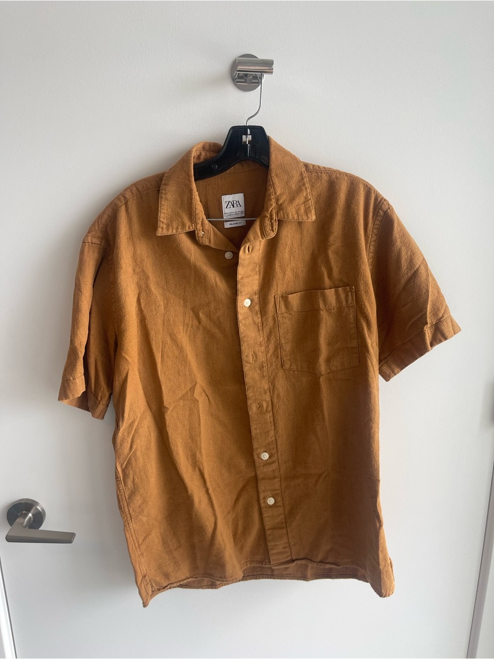 Zara Men’s Short-Sleeve Button-Down Shirt in Rust